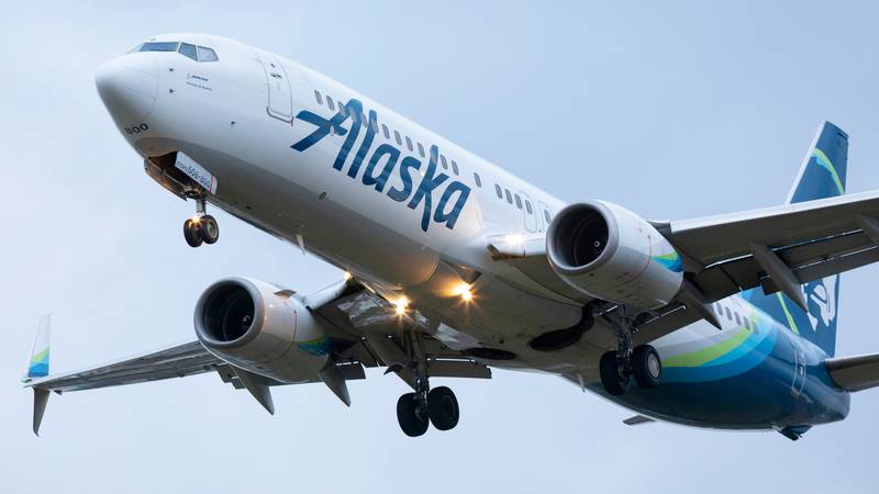 Alaska Airlines grounds all Boeing 737-9 aircraft after window blowout on flight midair